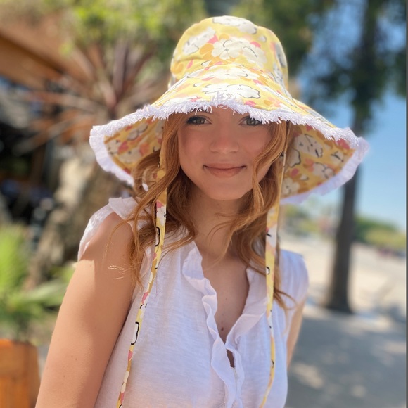 Meet your Posher, Emma Rose - Picture 2 of 7